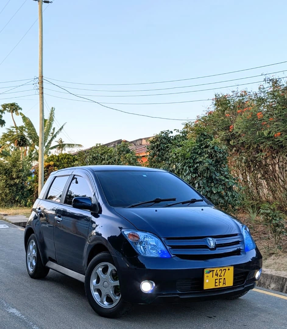 Toyota Ist 2004 Model Full AC thumbnail 2