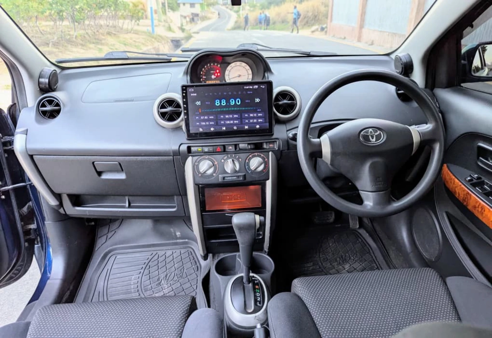 Toyota Ist 2004 Model Full AC thumbnail 5