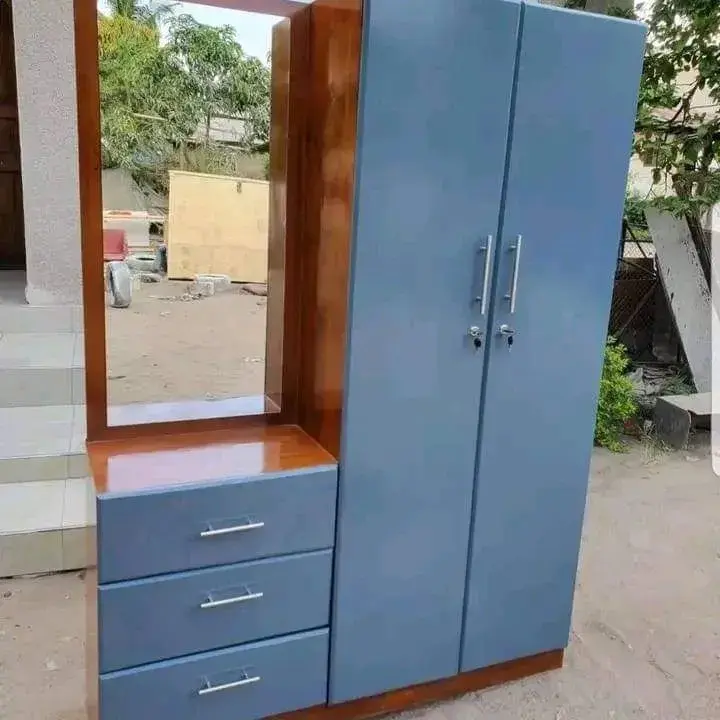 Kabati Zuri la Milango 3 na Vanity