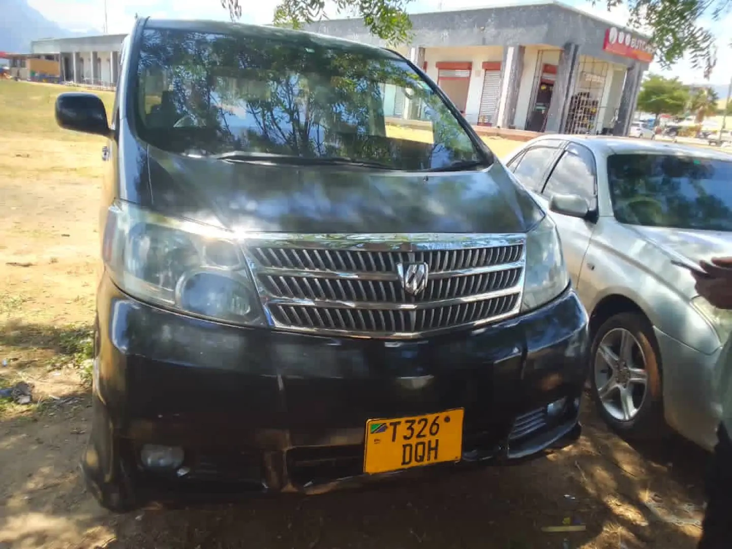 Toyota Alphard 1MZ Automatic Black thumbnail 3