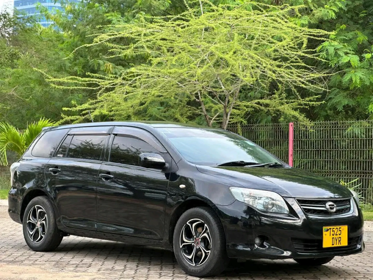 Black Toyota Fielder (Reg No. DYR) thumbnail 3