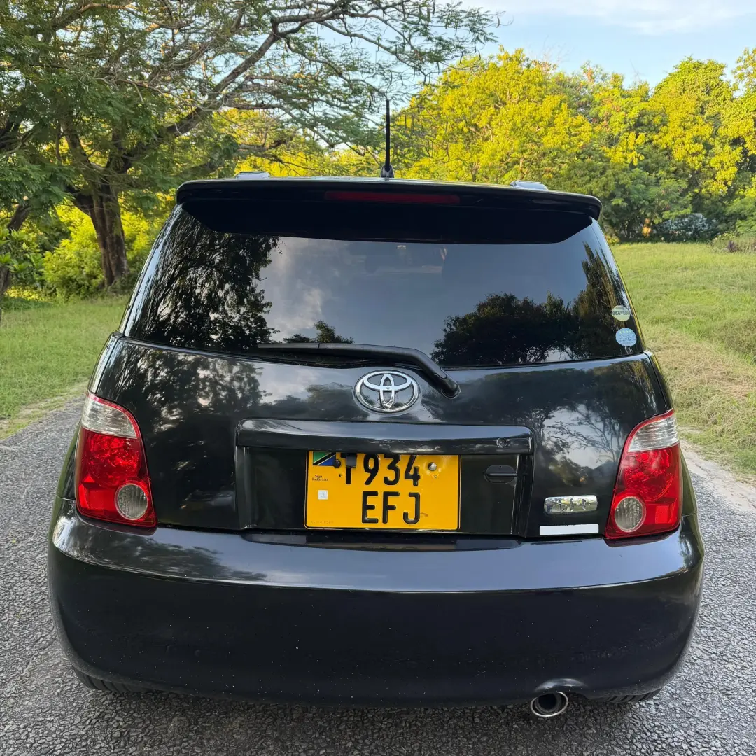 Toyota Ist 2006 thumbnail 4