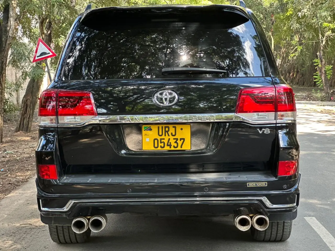 Toyota Land Cruiser ZX V8 2017 thumbnail 2