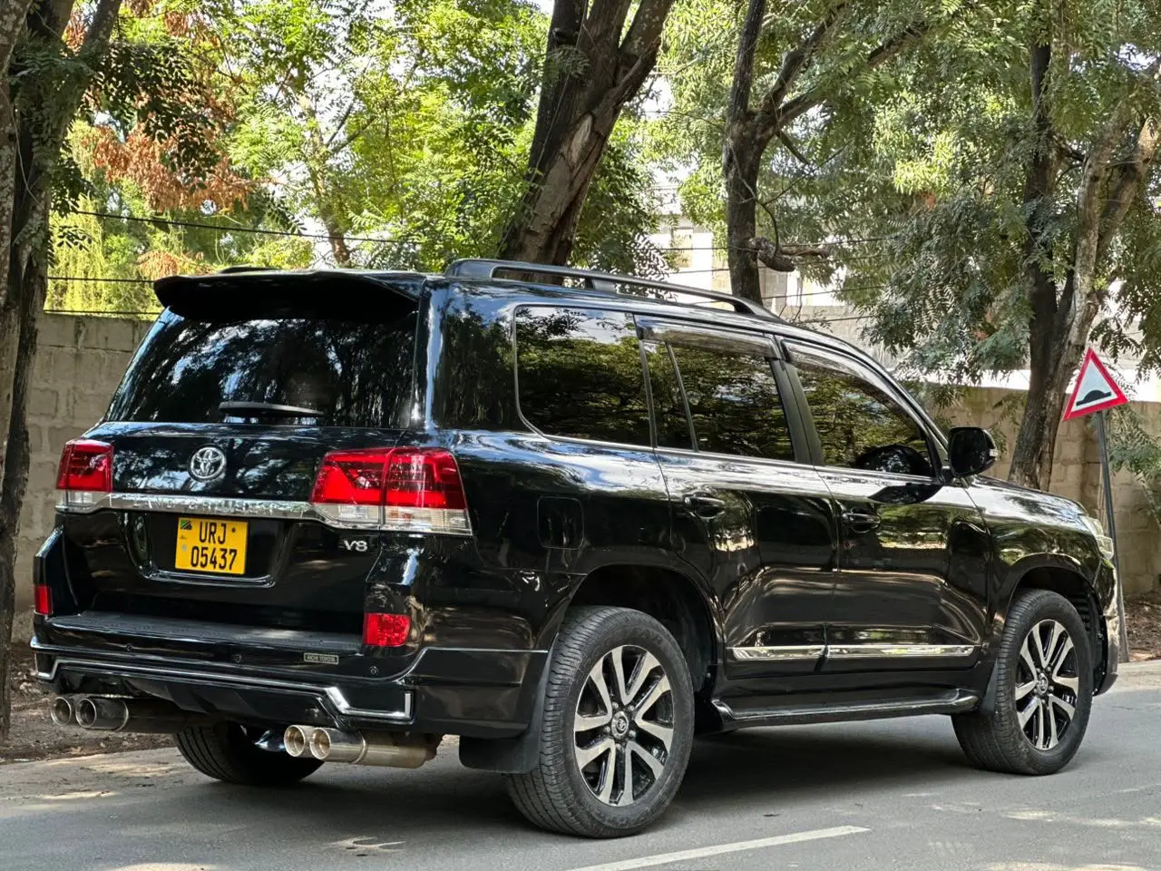 Toyota Land Cruiser ZX V8 2017 thumbnail 5