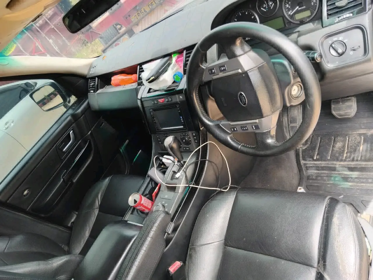 Used Silver Range Rover for Sale thumbnail 4