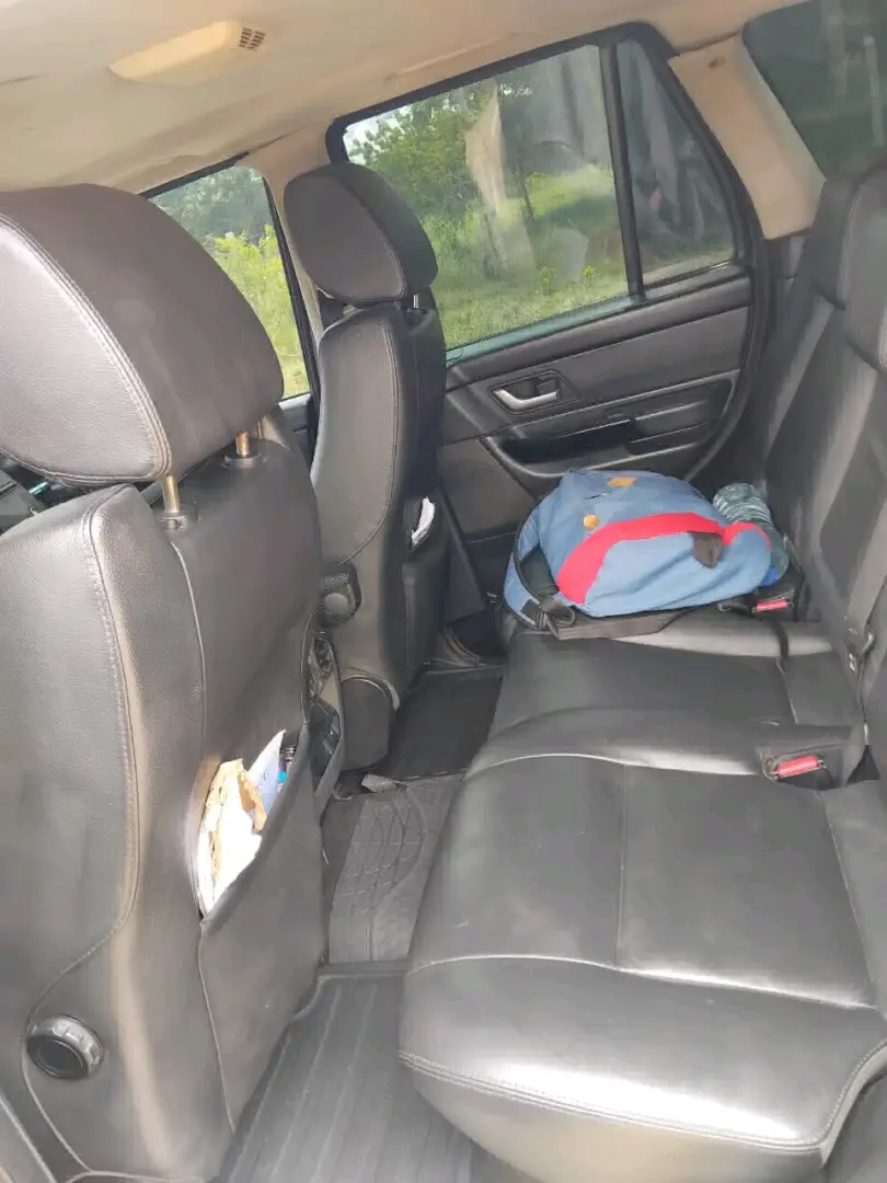 Used Silver Range Rover for Sale thumbnail 5