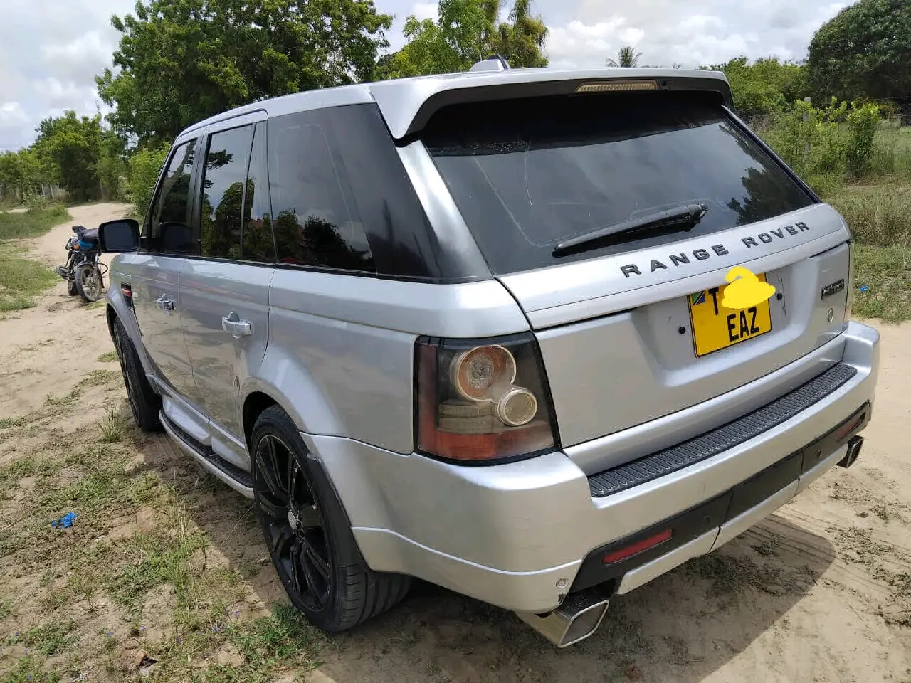 Used Silver Range Rover for Sale thumbnail 6