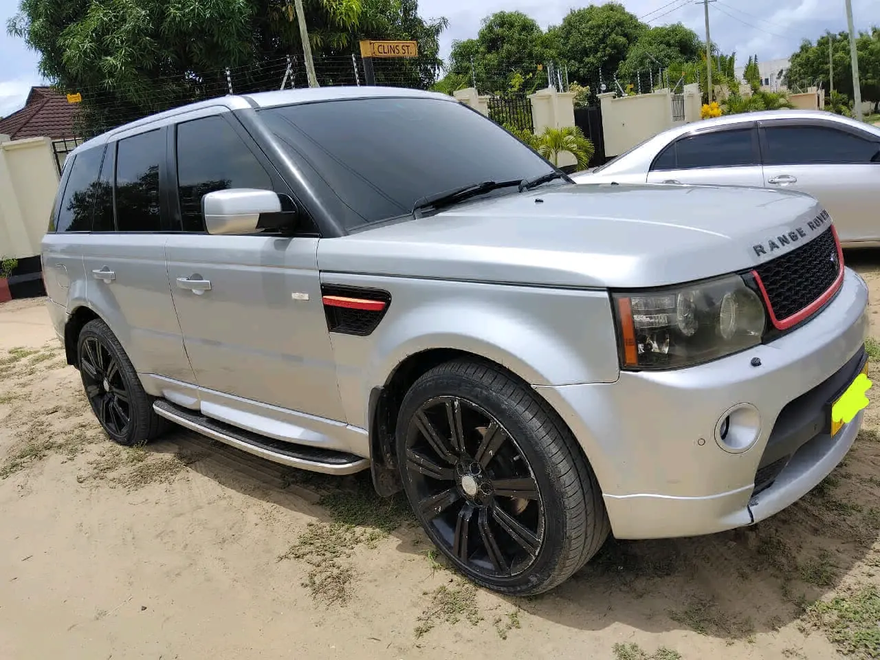 Used Silver Range Rover for Sale thumbnail 7