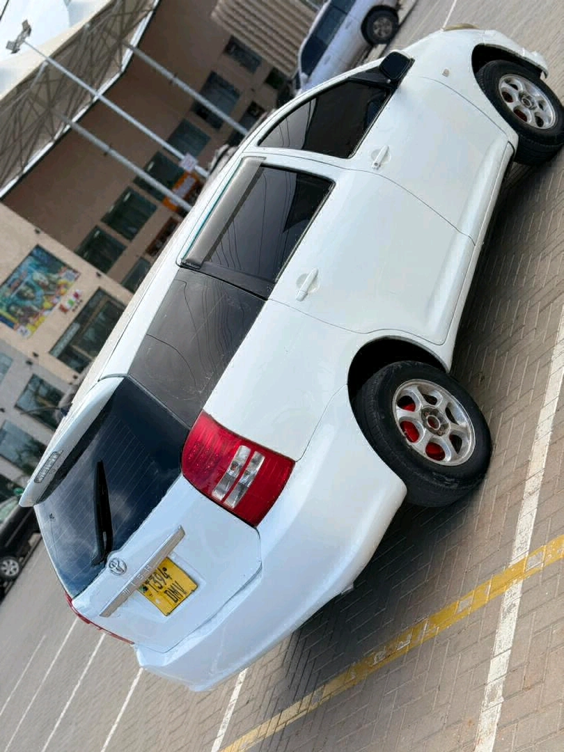 Used White Toyota Wish (Full AC, 1790 CC) thumbnail 4