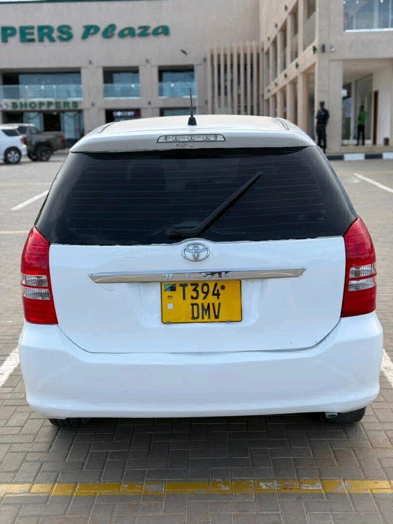 Used White Toyota Wish (Full AC, 1790 CC) thumbnail 5