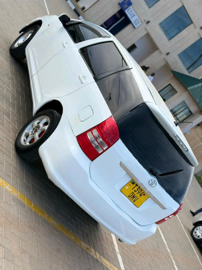 Used White Toyota Wish (Full AC, 1790 CC) thumbnail 6