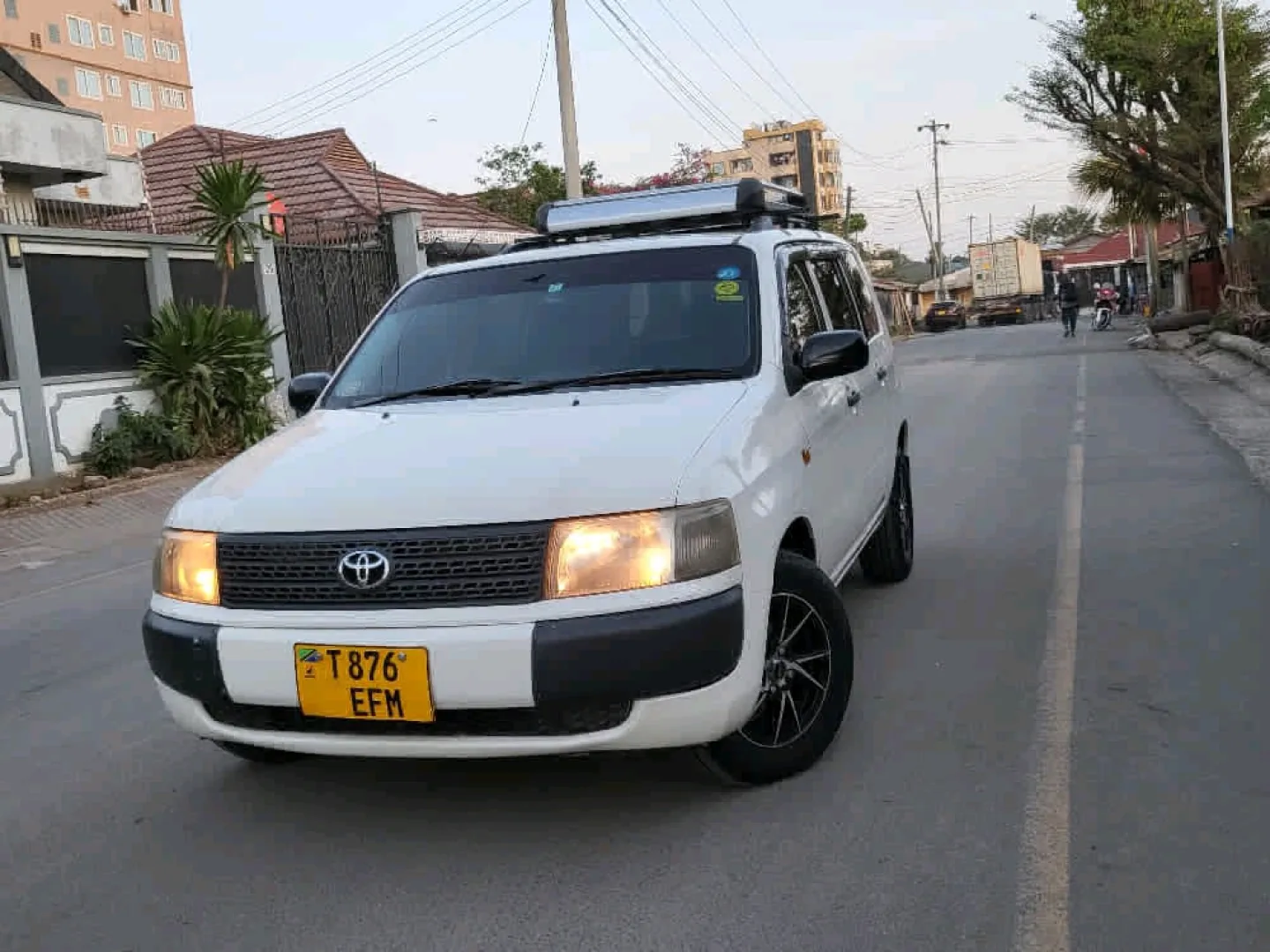 Toyota Probox White 2004 (1490 CC) thumbnail 4