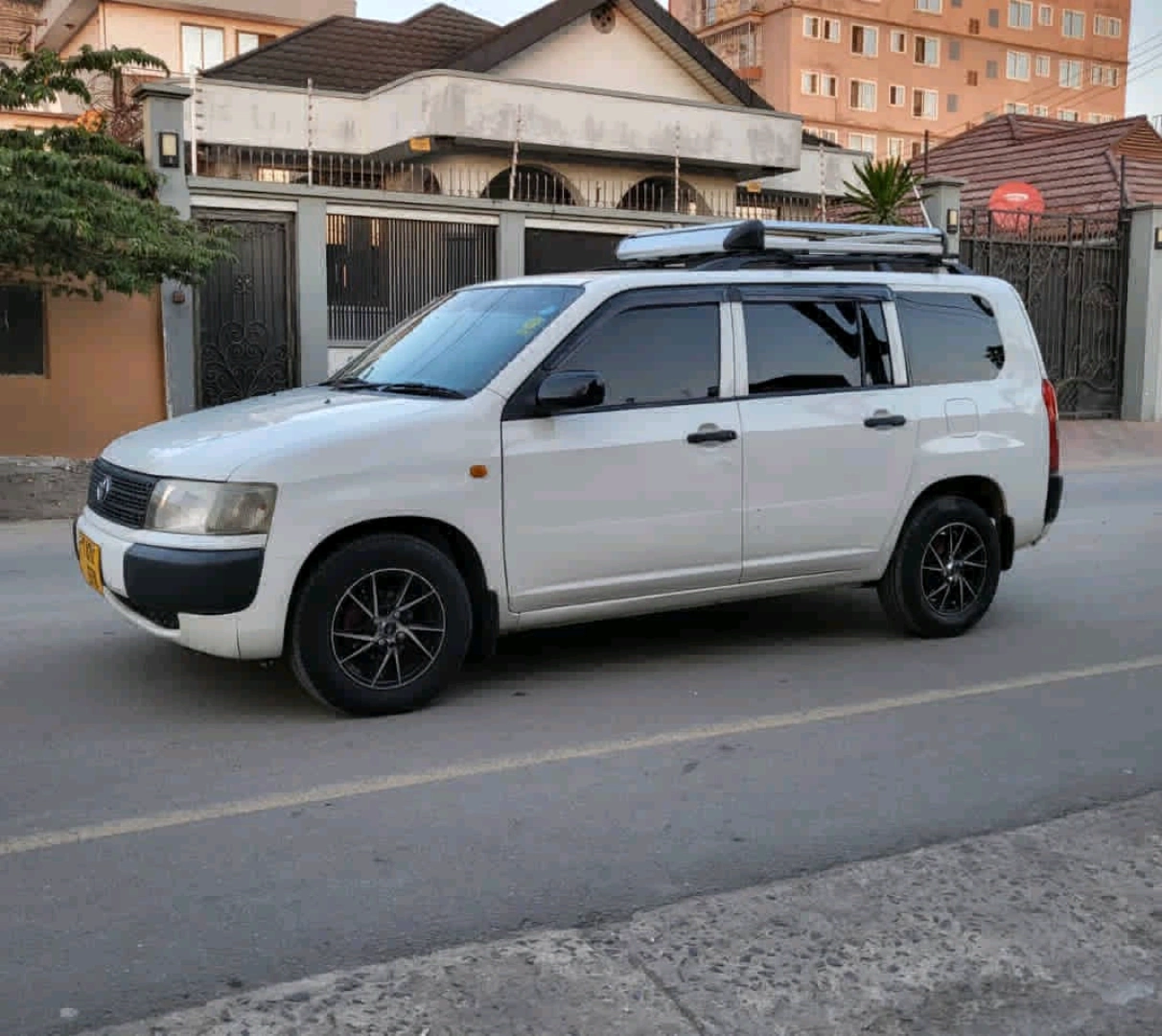 Toyota Probox White 2004 (1490 CC) thumbnail 5