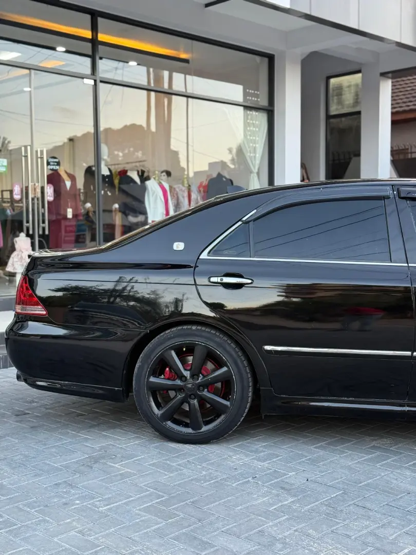 Toyota Crown Athlete thumbnail 7