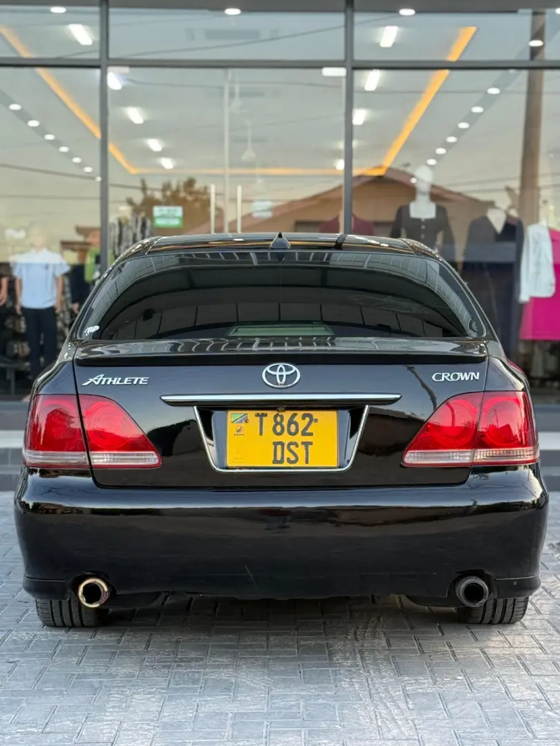 Toyota Crown Athlete thumbnail 8