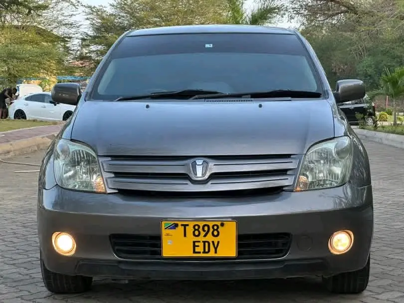 2005 Toyota Ist Gray 1290cc for Sale