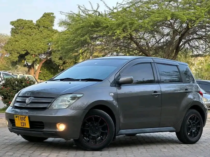 2005 Toyota Ist Gray 1290cc for Sale thumbnail 2