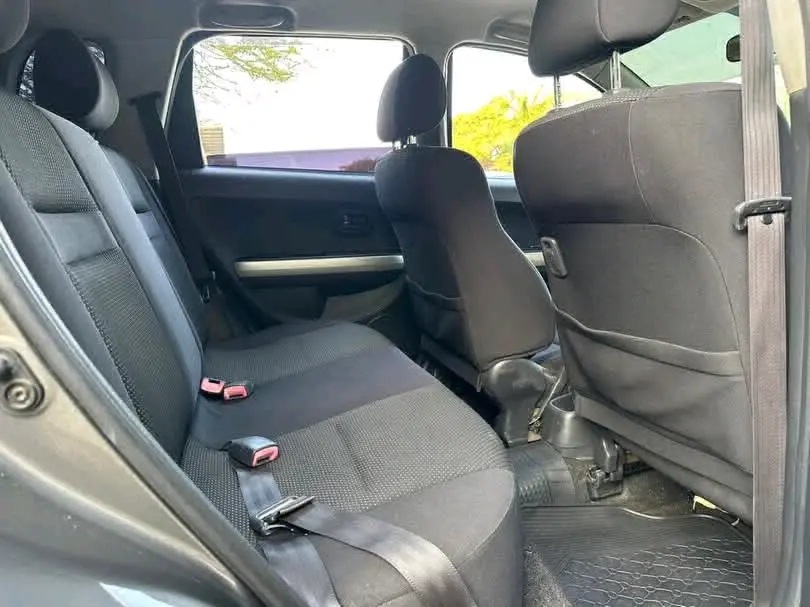 2005 Toyota Ist Gray 1290cc for Sale thumbnail 8