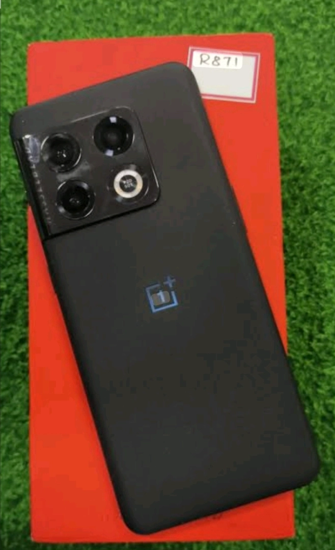 Slightly Used OnePlus 10 Pro Smartphone