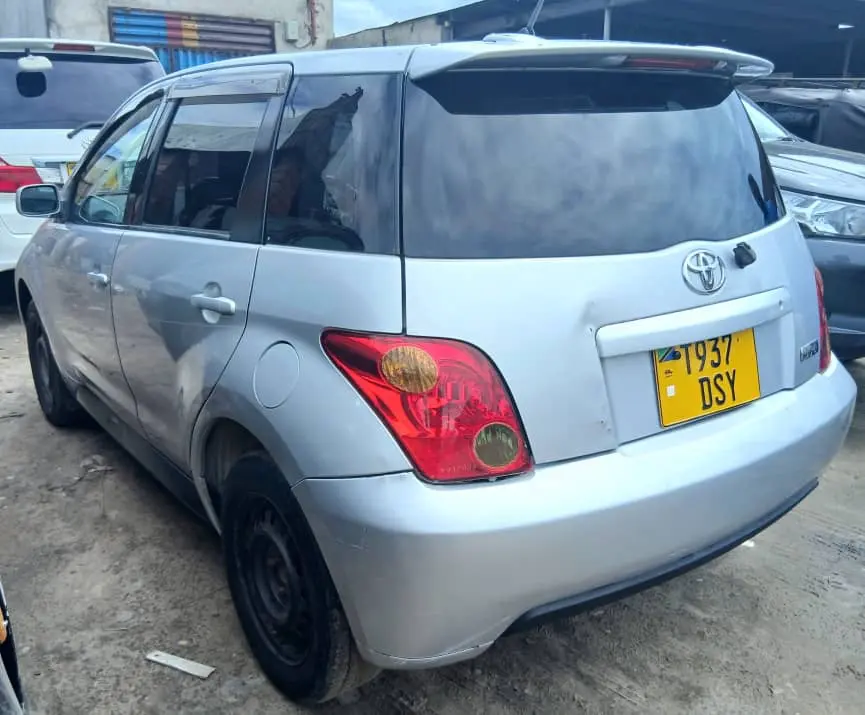 Toyota Ist DSY