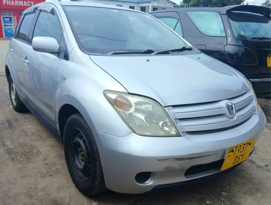 Toyota Ist DSY thumbnail 5