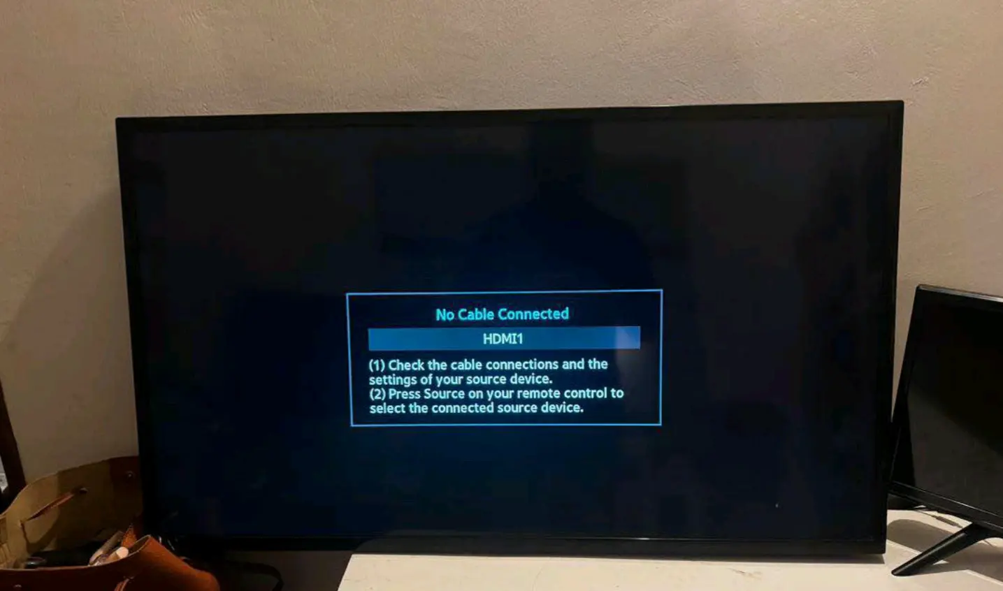Samsung 43" LED TV Full HD thumbnail 2