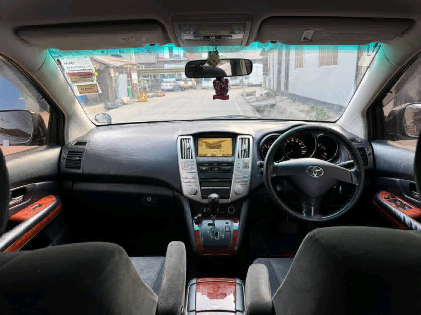Black Toyota Harrier SUV 2004 (DMZ) thumbnail 8