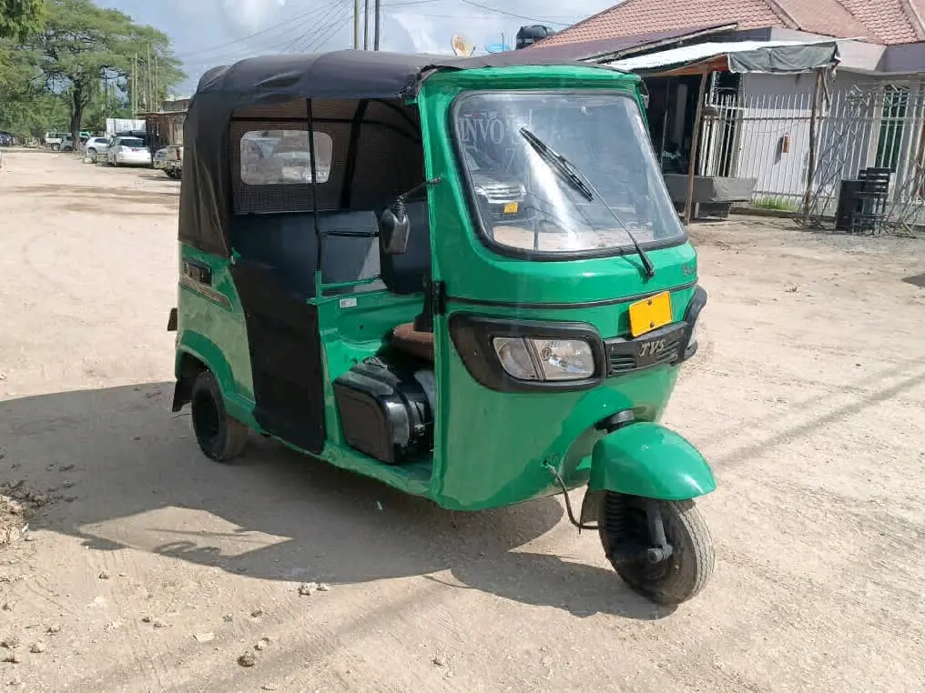 Bajaj TVS King Auto-Rickshaw Hybrid (Tuk-Tuk) thumbnail 4