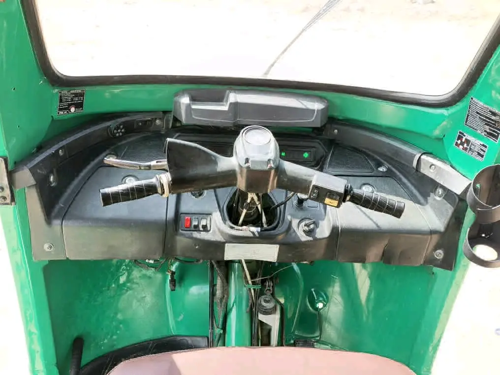 Bajaj TVS King Auto-Rickshaw Hybrid (Tuk-Tuk) thumbnail 6