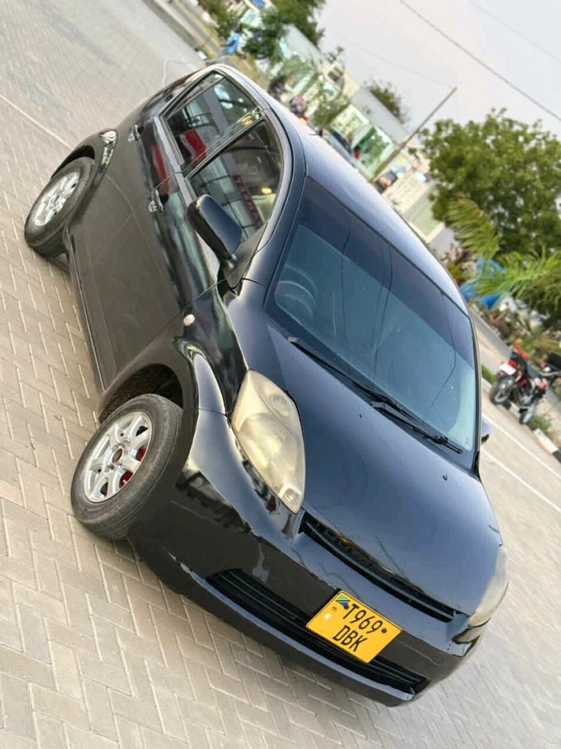 Toyota Passo Black Hatchback (Full AC, 3 Piston Engine) thumbnail 5