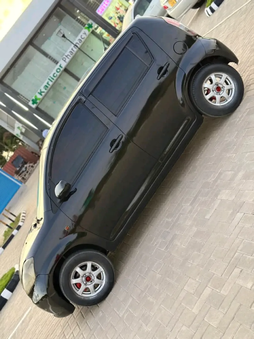 Toyota Passo Black Hatchback (Full AC, 3 Piston Engine) thumbnail 6