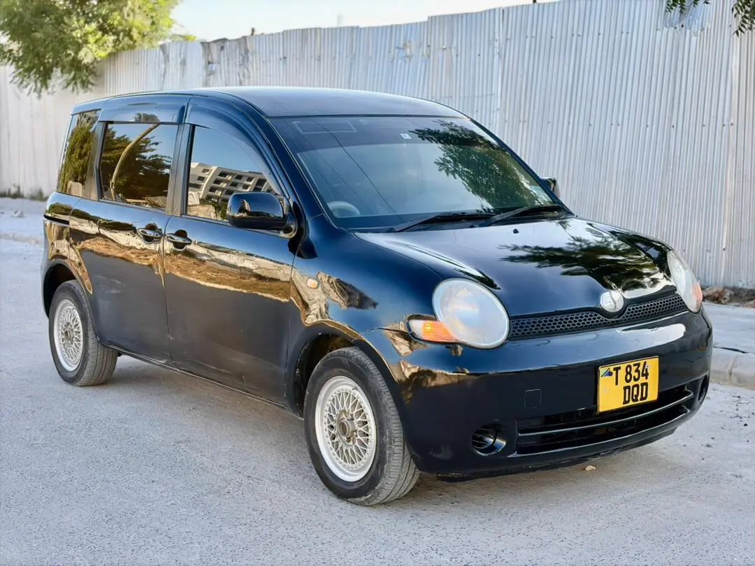 Toyota Sienta 2005 (DQD)