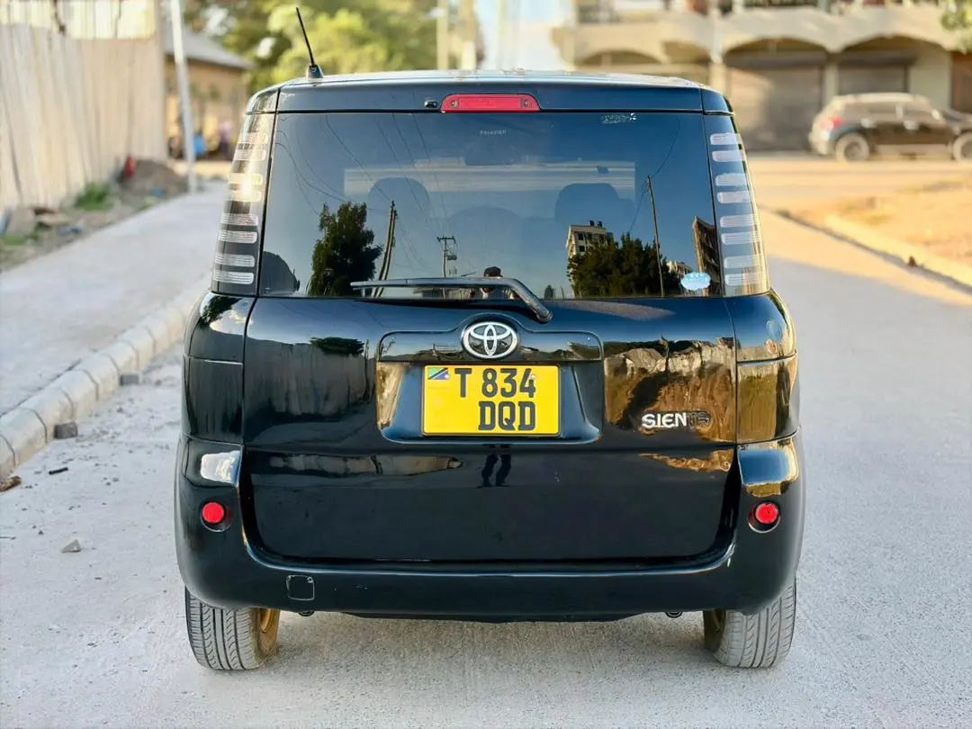 Toyota Sienta 2005 (DQD) thumbnail 2