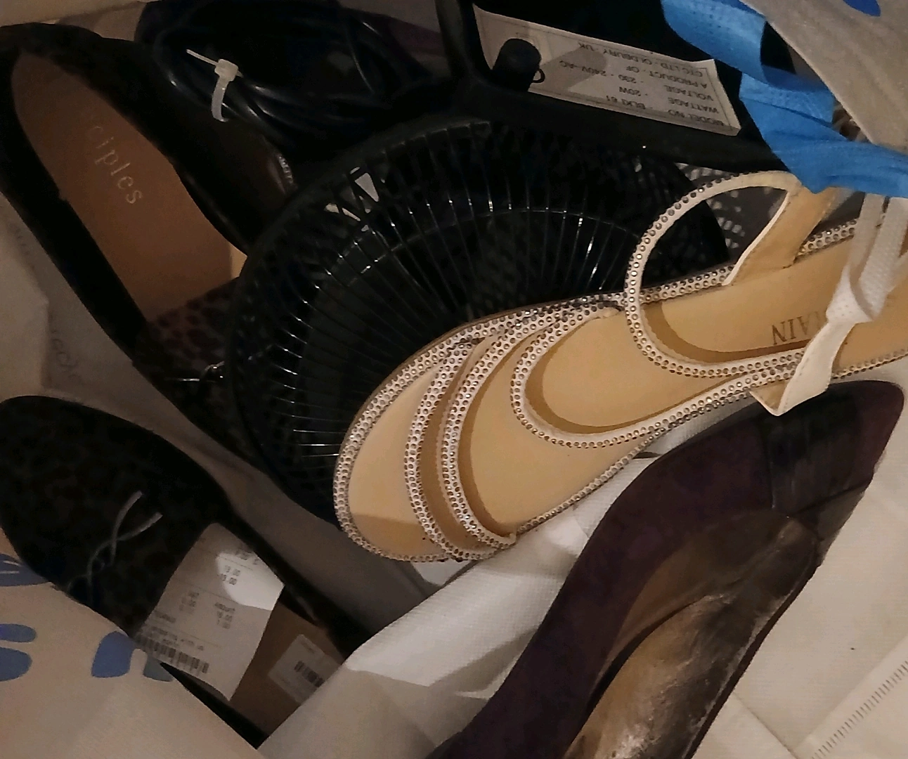 Job Lot of Ladies Shoes (Mix Size)