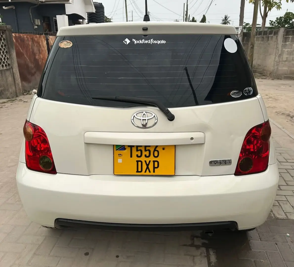 Toyota Ist 2003 Nyeupe na Android Radio thumbnail 4