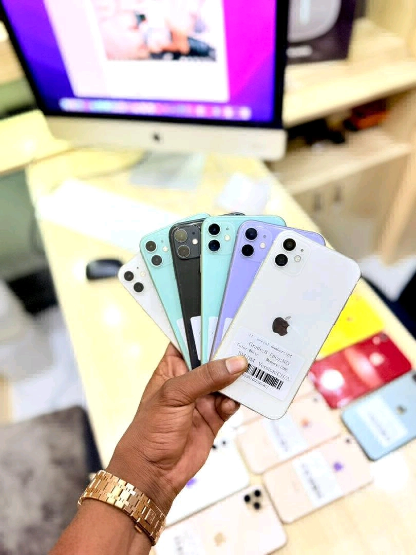 Used Apple iPhone 11 (128GB) - Multiple Colors, Dubai Import thumbnail 3