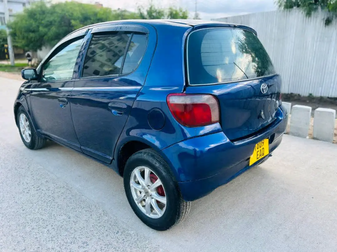 Toyota Vitz 2006 (EAQ) thumbnail 6