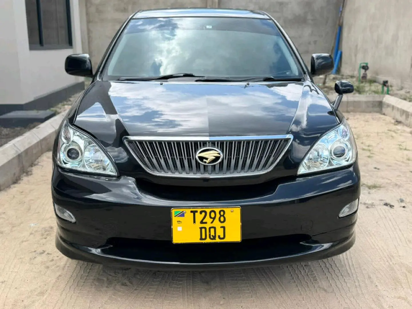 Used Black Toyota Harrier 2005 Full Options