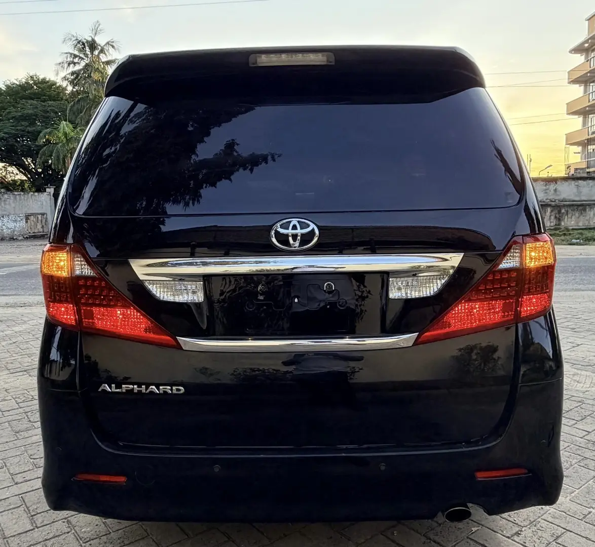 Toyota Alphard 2010 thumbnail 3