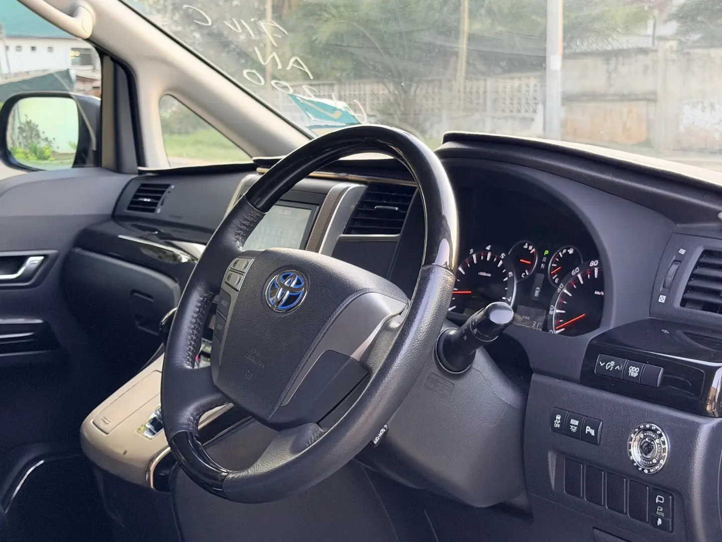 Toyota Alphard 2010 thumbnail 5