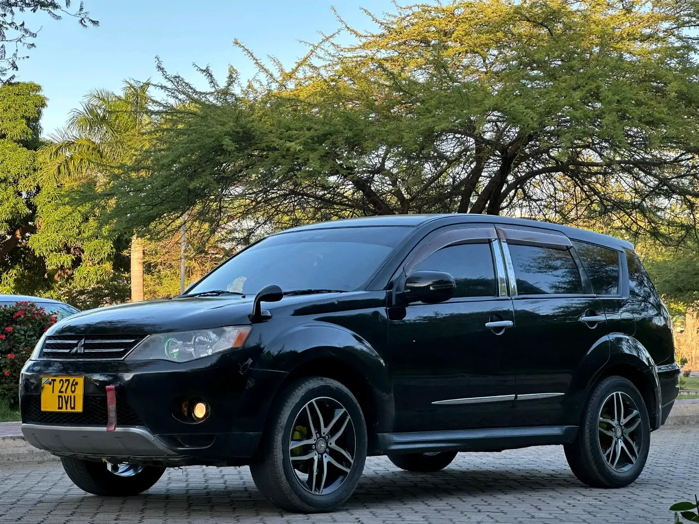 Mitsubishi Outlander - Gari Imenyooka thumbnail 5