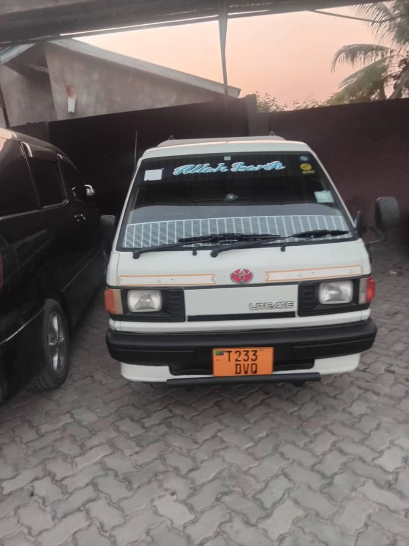 Toyota Lite Ace Van 1999 Manual 2WD