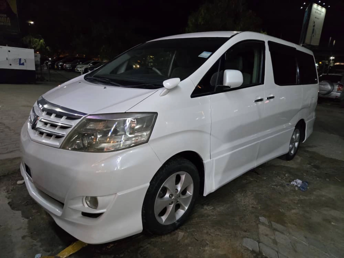 Used 2006 Toyota Alphard Minivan with Electric Doors