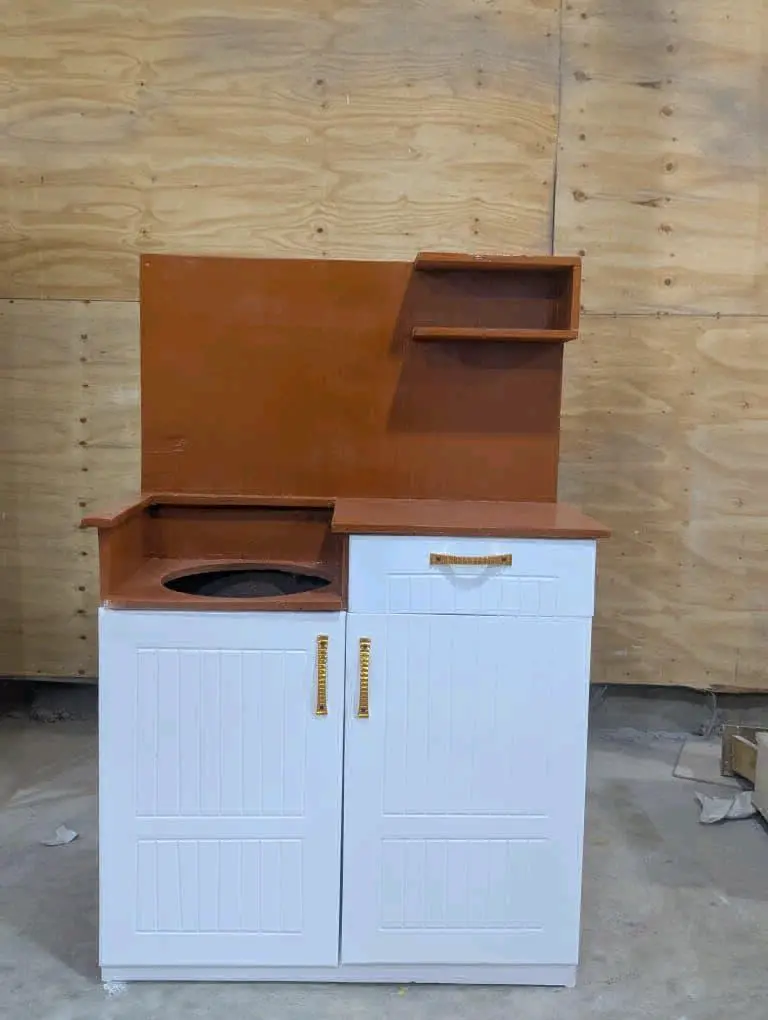 Kitchen Cabinet Mtungi Mdogo