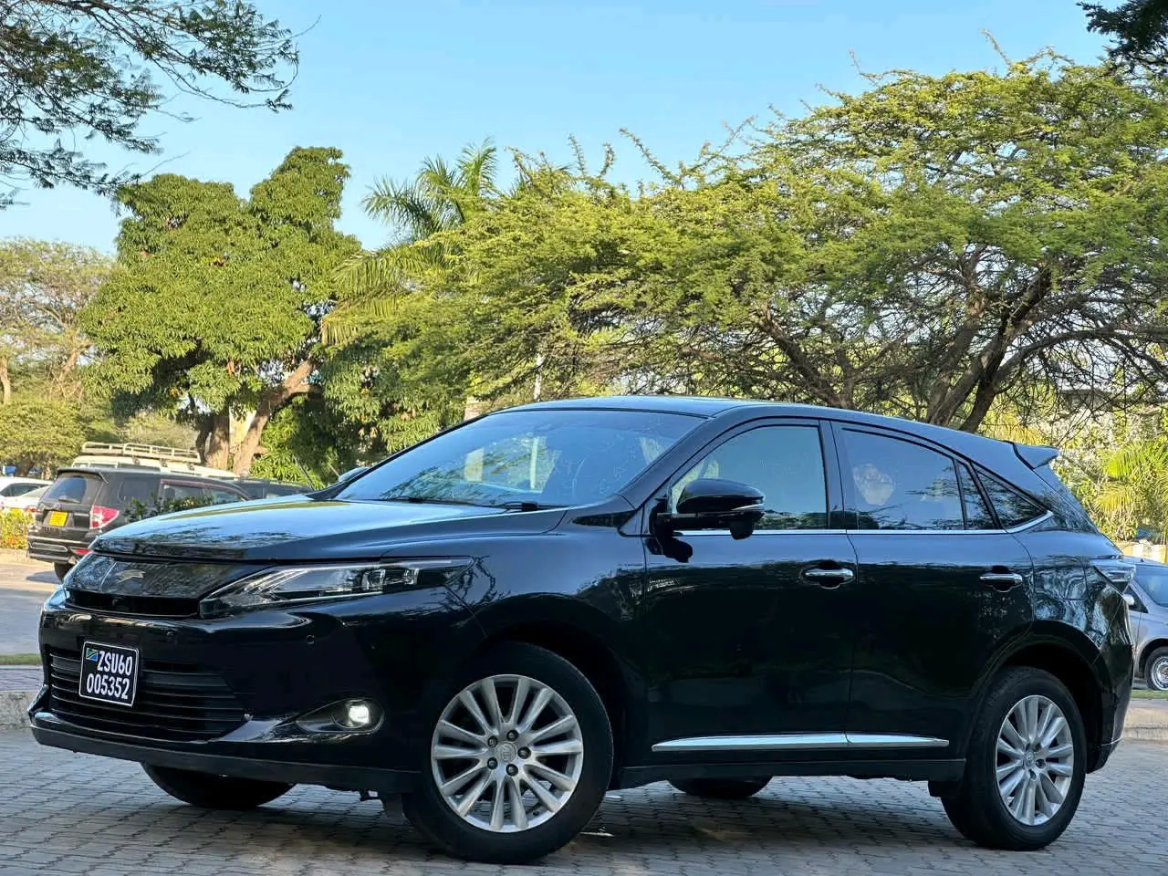 Toyota Harrier New Model 2015 for Sale thumbnail 3
