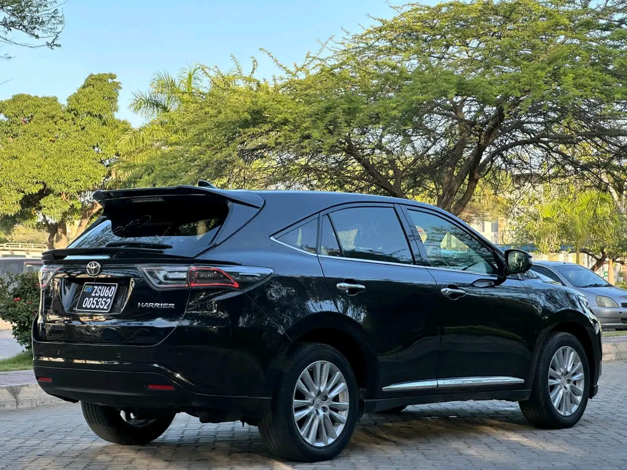 Toyota Harrier New Model 2015 for Sale thumbnail 4