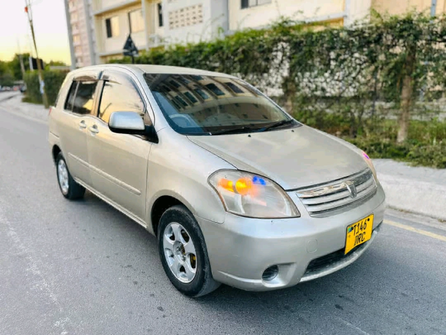 Toyota Raum 2004 Automatic for Sale thumbnail 2
