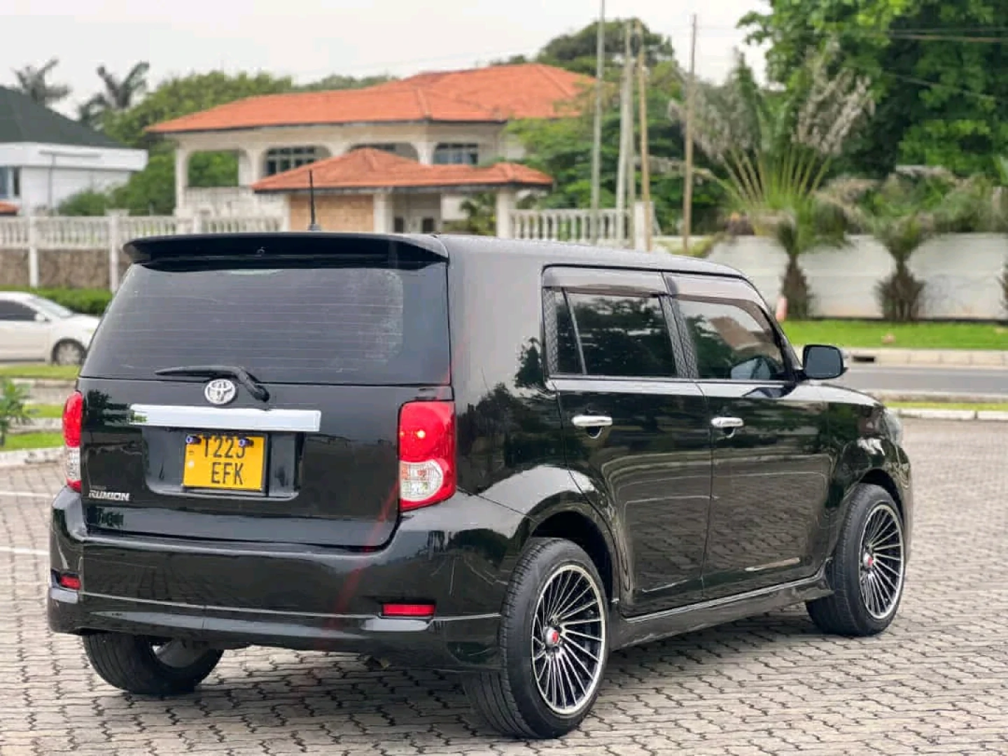 Toyota Rumion 2010, 1490cc, Low Mileage thumbnail 2