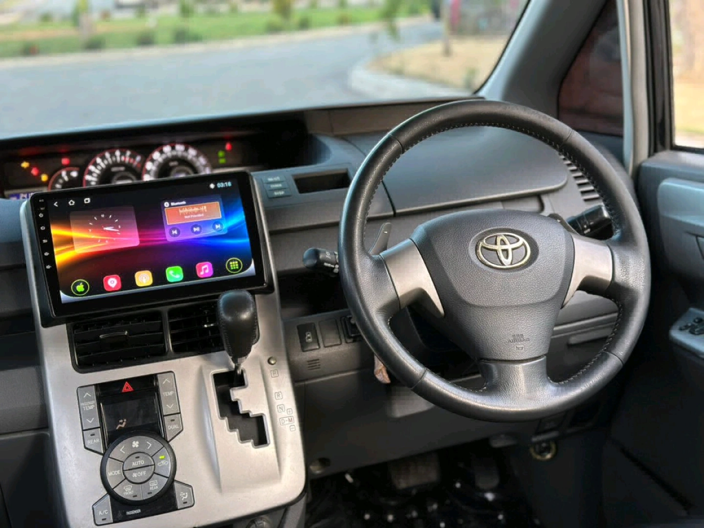 Toyota Noah Minivan 2009 Model (EBZ) thumbnail 7