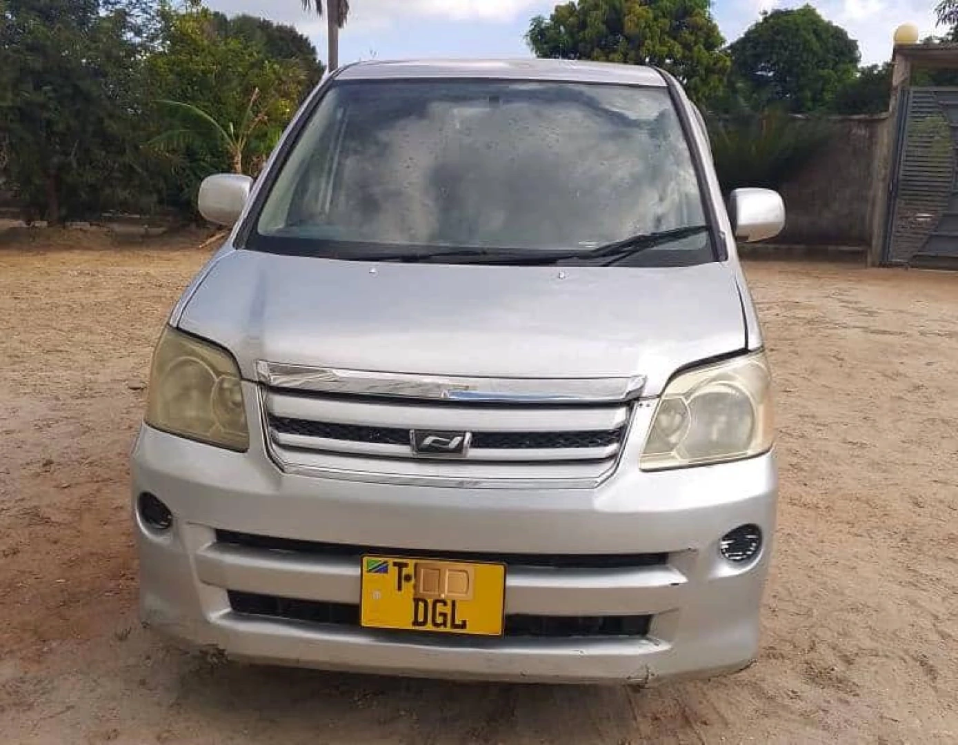 Toyota Noah Minivan New DGL Full AC